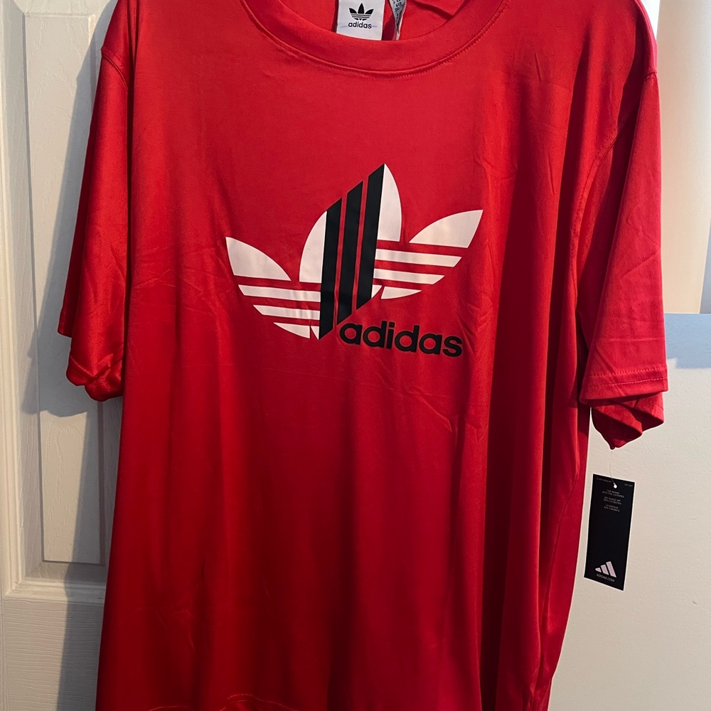 ADIDAS Men’s 2XL Red Tshirt with Black & White Logo Graphic